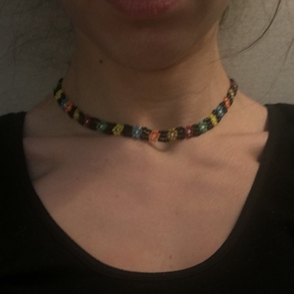 Beaded chocker necklace